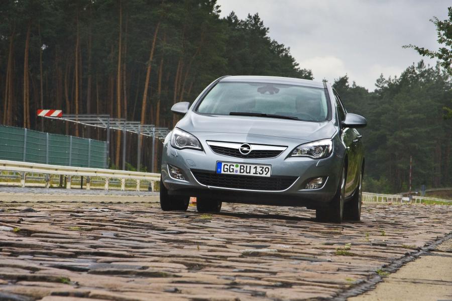  Opel Astra 5-Door 2009 года  (фото 117 из 170)